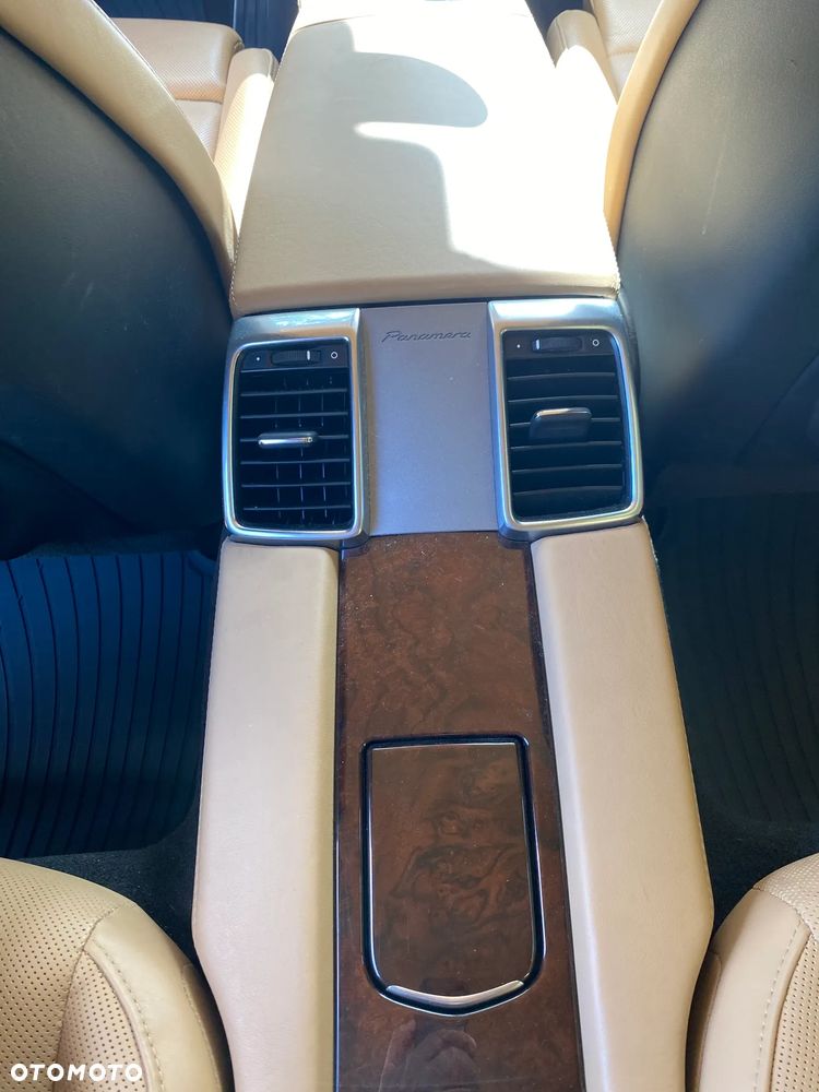 Porsche Panamera Diesel Platinum Edition - 24