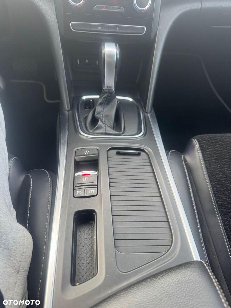 Renault Megane ENERGY TCe 130 EDC BOSE EDITION - 17