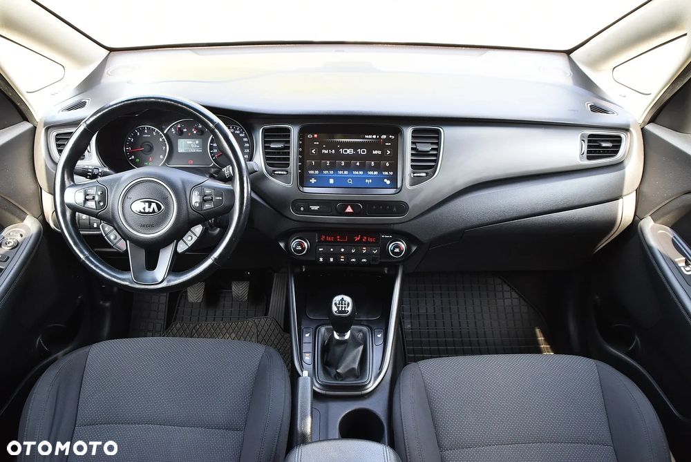 Kia Carens - 23
