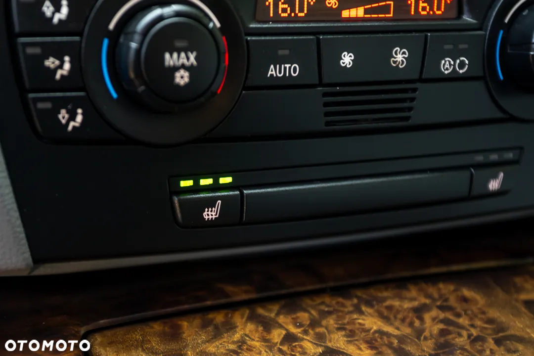 BMW Seria 3 320i - 25