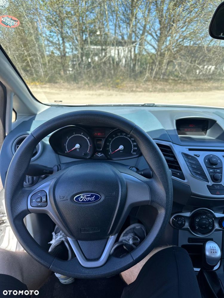 Ford Fiesta 1.25 Ambiente EU5 - 12