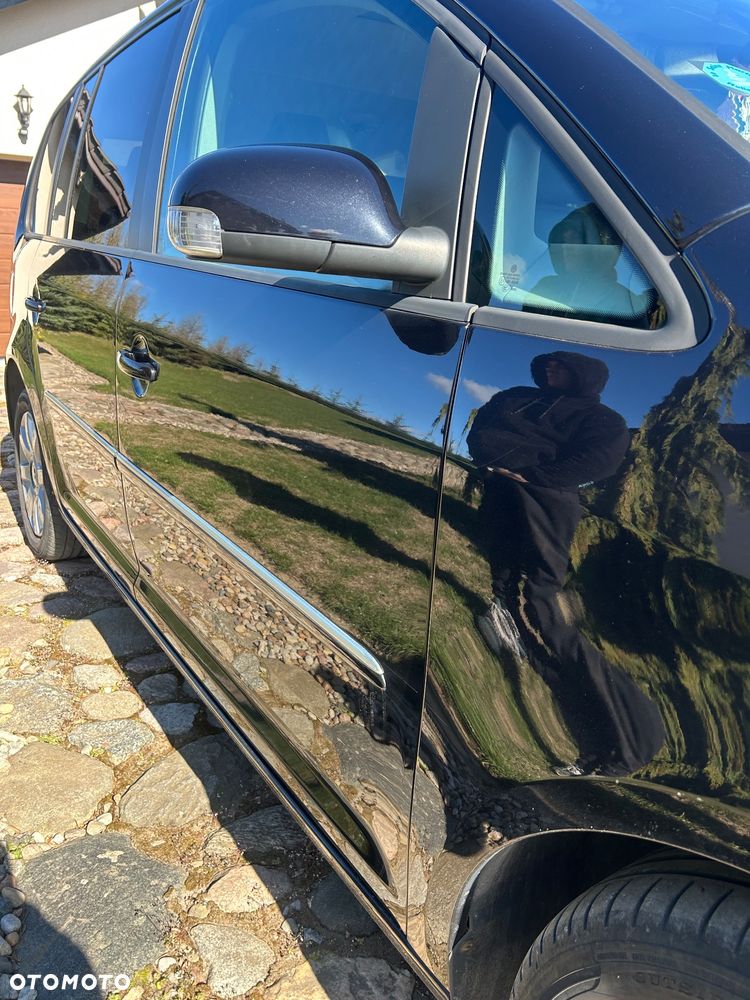 Volkswagen Touran 1.9 TDI Highline - 24