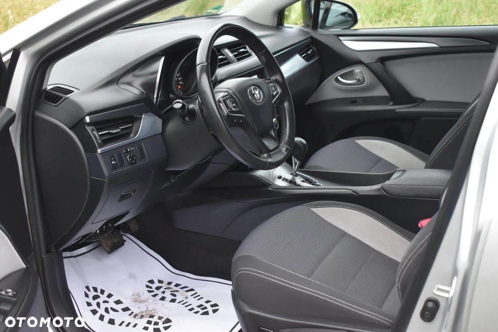 Toyota Avensis - 27