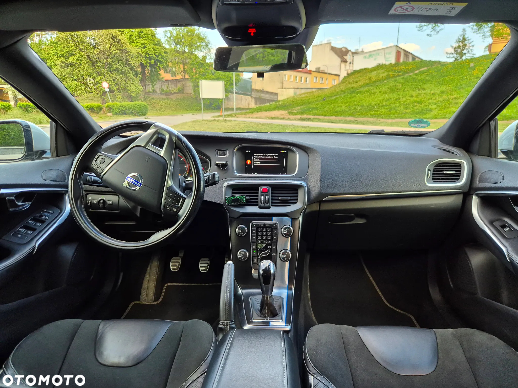Volvo V40 D4 Drive-E R-Design Summum - 13
