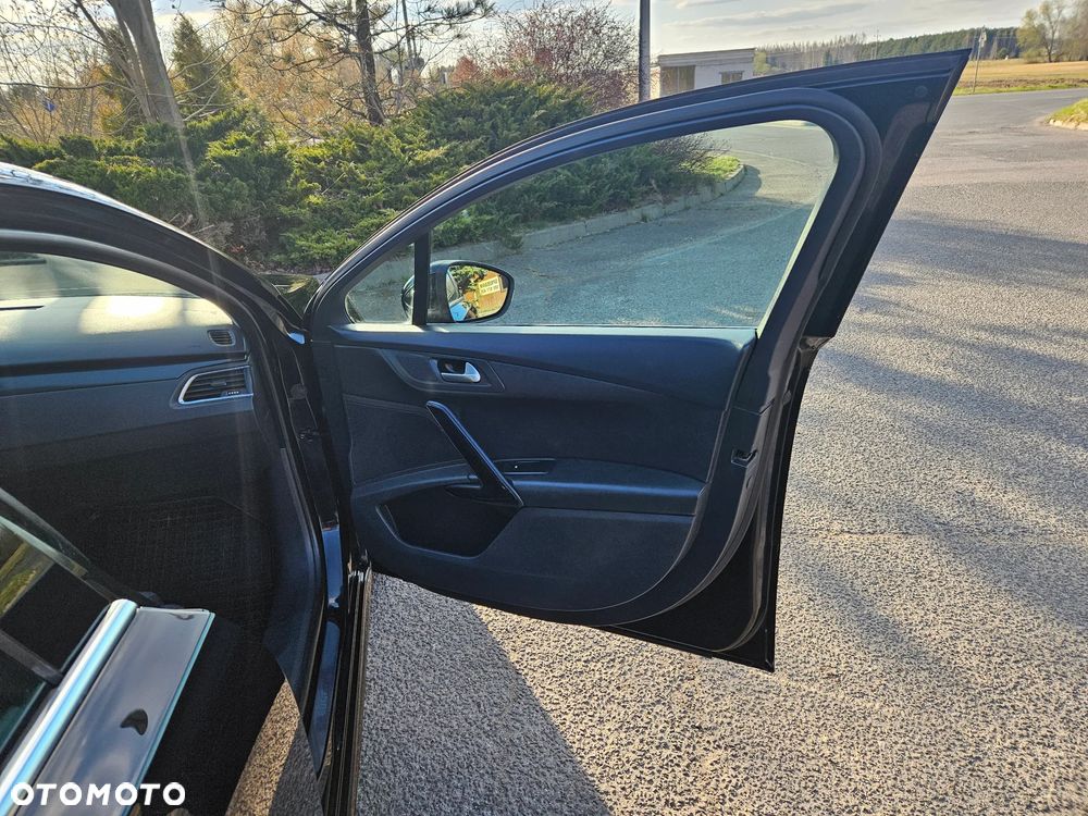 Peugeot 508 HDi FAP 140 Allure - 28