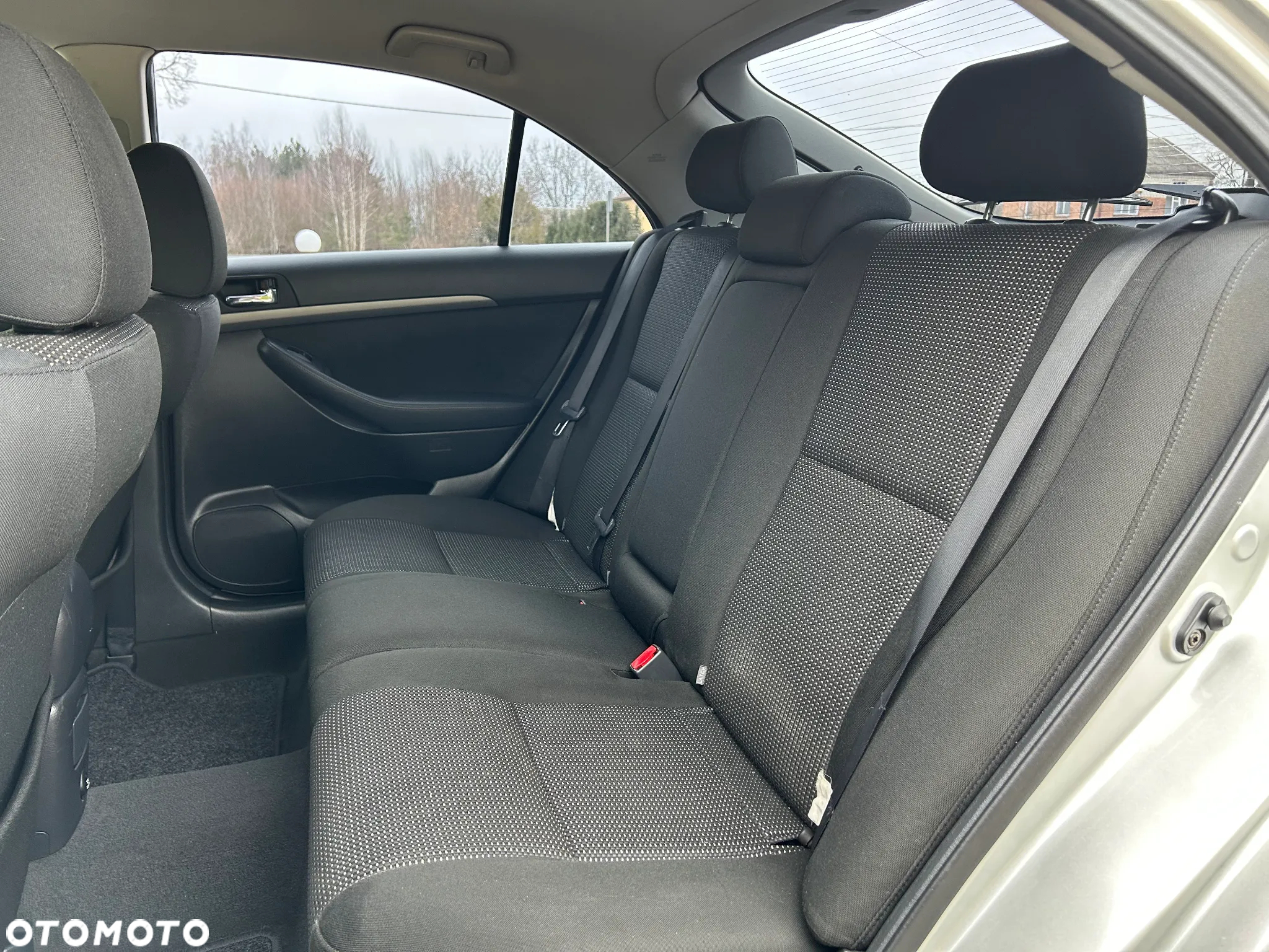 Toyota Avensis 2.0 D-4D - 24