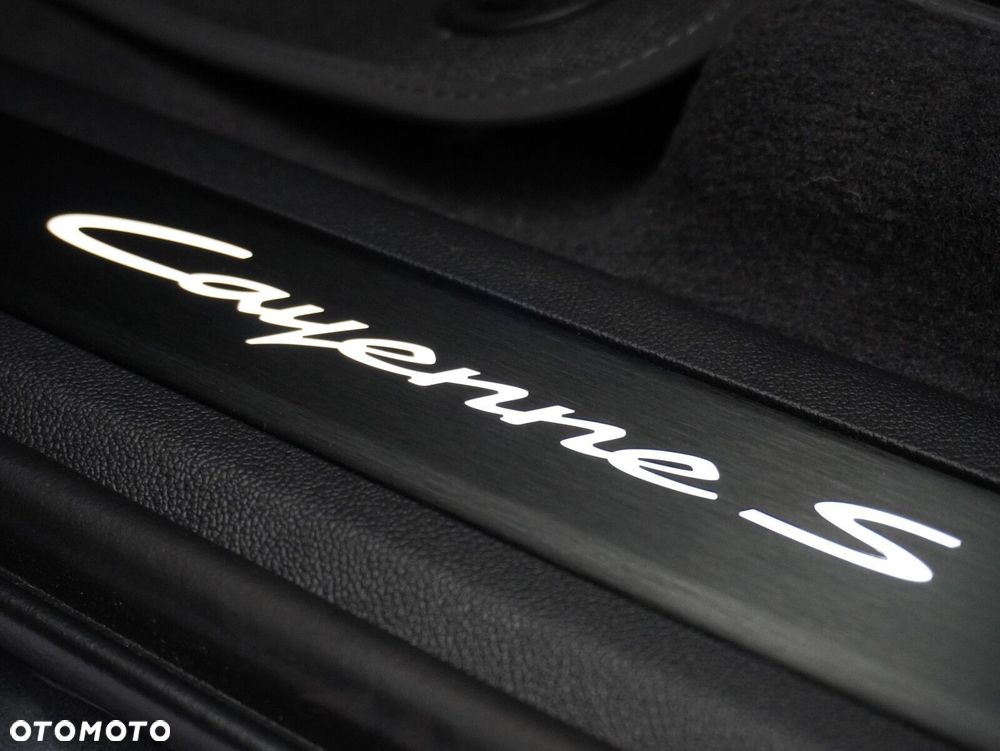 Porsche Cayenne S E-Hybrid PHEV Black Edition - 24