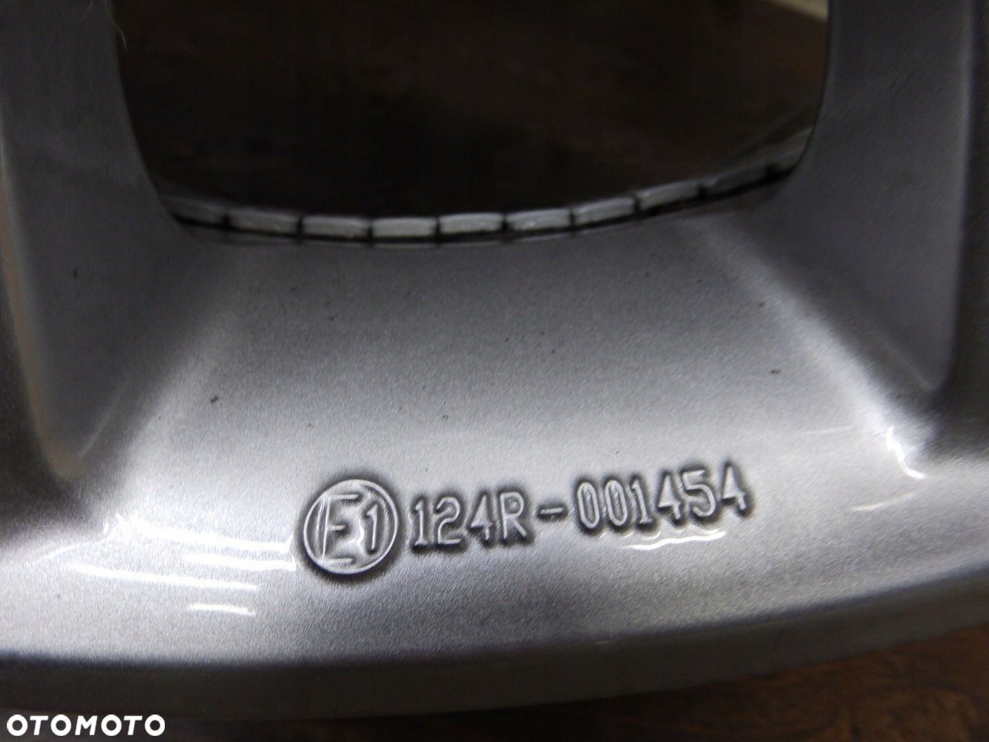 Felga OXXO 7.5Jx17H2 Et29 5x112 - 6