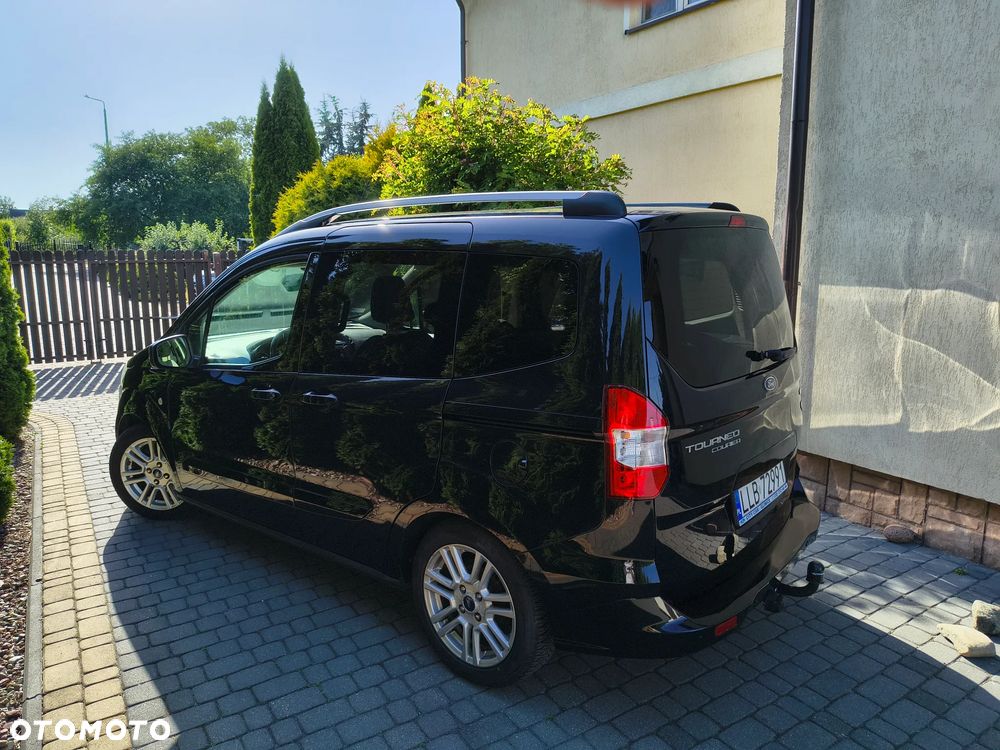 Ford Tourneo Courier 1.0 EcoBoost Titanium - 24