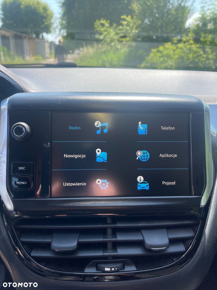 Peugeot 208 - 12