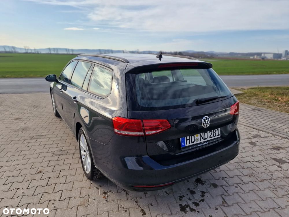 Volkswagen Passat Variant ver-variant-1-6-tdi-bluemotion-technology-dsg-comfortline - 16