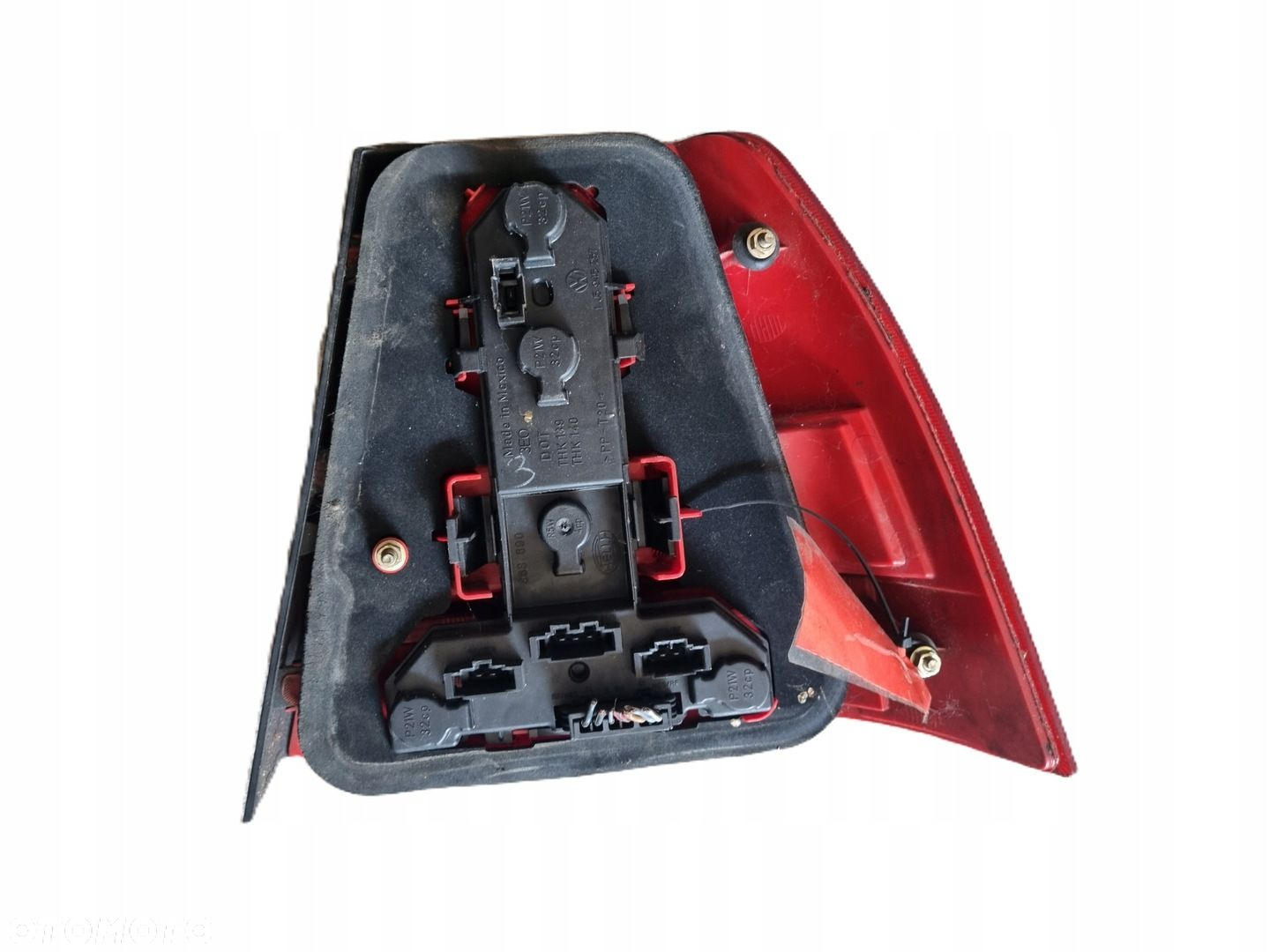 VOLKSWAGEN BORA 98-05 r. LAMPA LEWY TYŁ LEWA TYLNA EU - 3