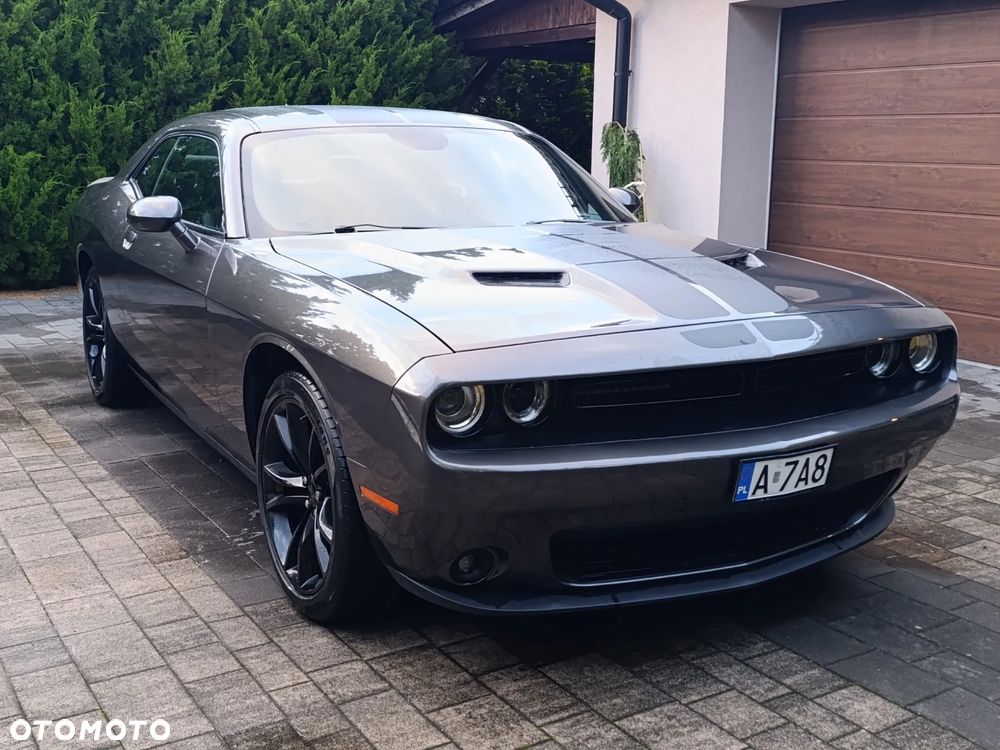 Dodge Challenger - 8