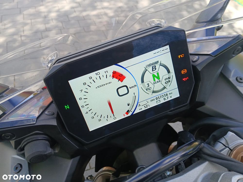 Suzuki GSX 1000 - 21
