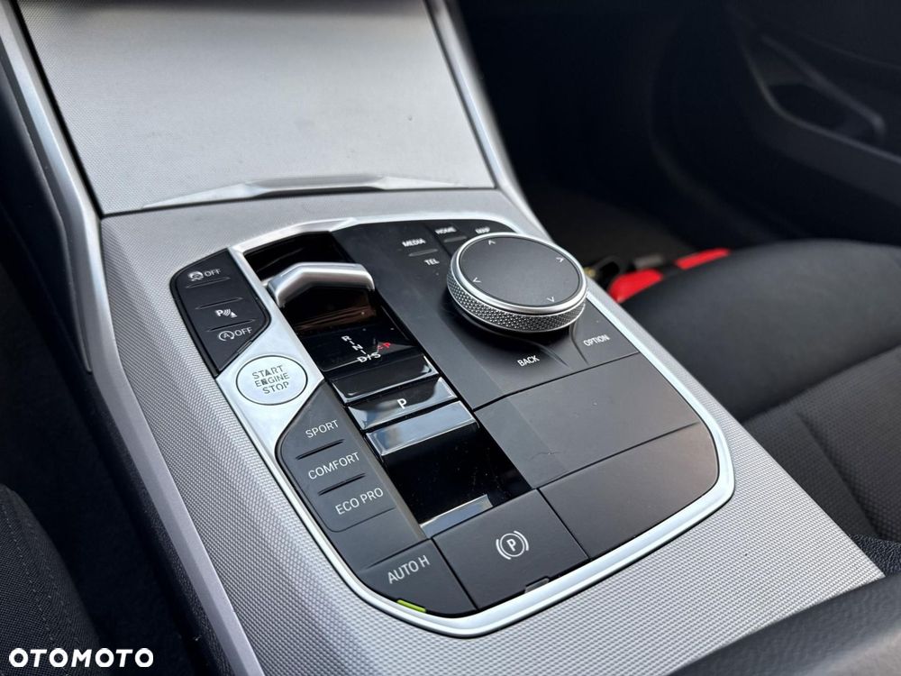BMW Seria 3 318i Advantage - 16
