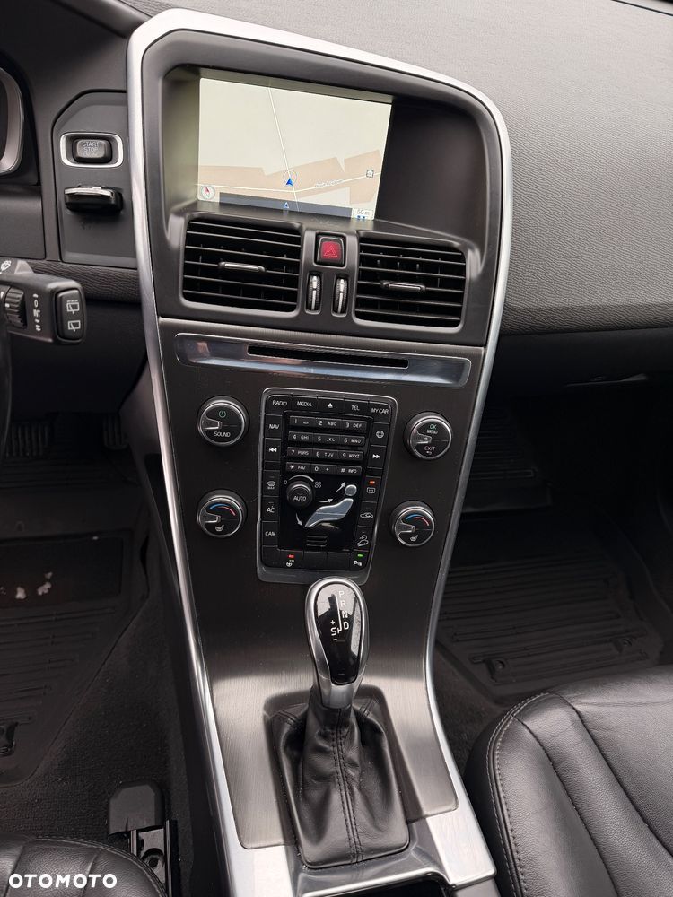 Volvo XC 60 D5 AWD Ocean Race - 26