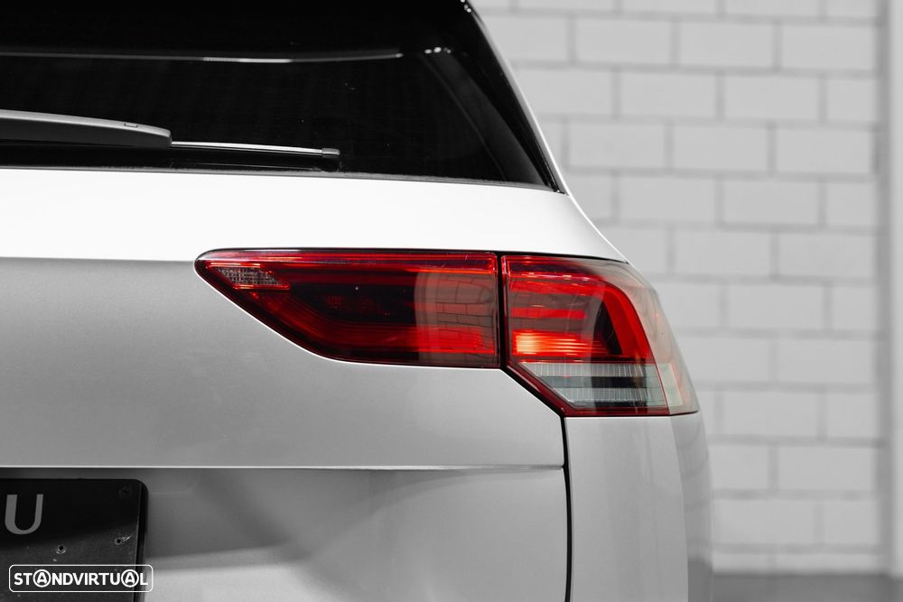 VW Golf Variant 2.0 TDi R-Line DSG - 38