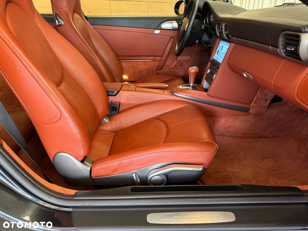 Porsche 911 Carrera Tiptronic S - 18