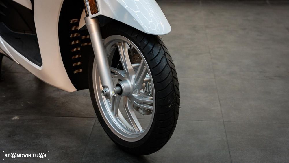 Honda SH 350 I - 13