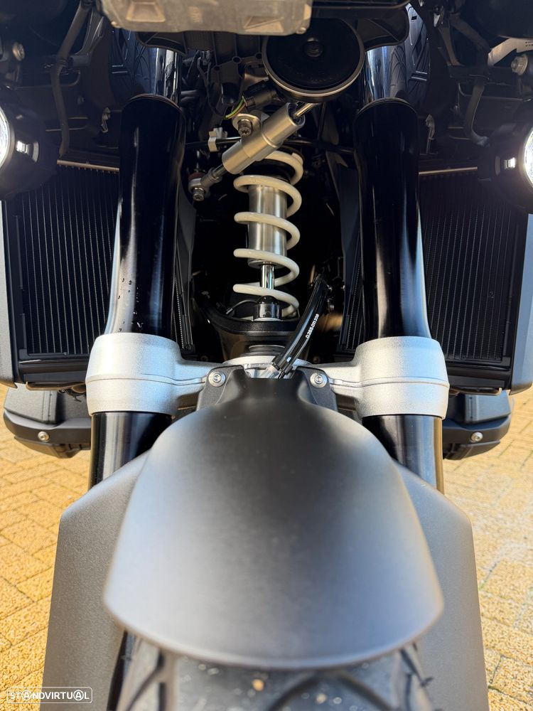 BMW R 1300 GS Triple Black - 9