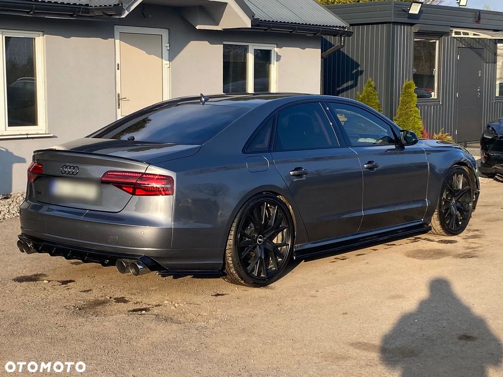 Audi S8 Plus - 9