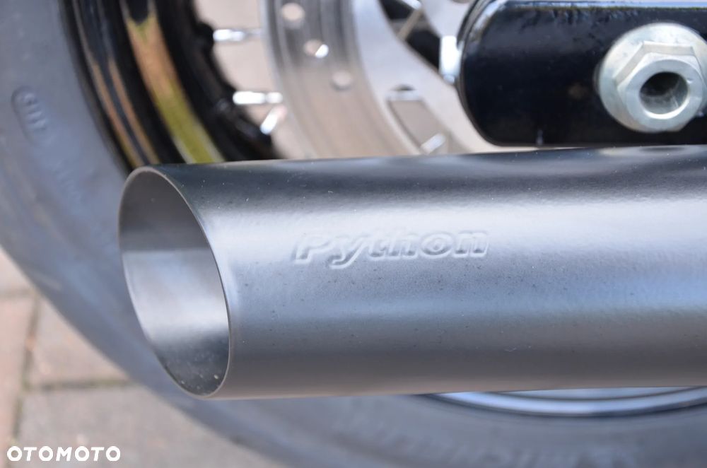 Harley-Davidson Dyna Street Bob - 31