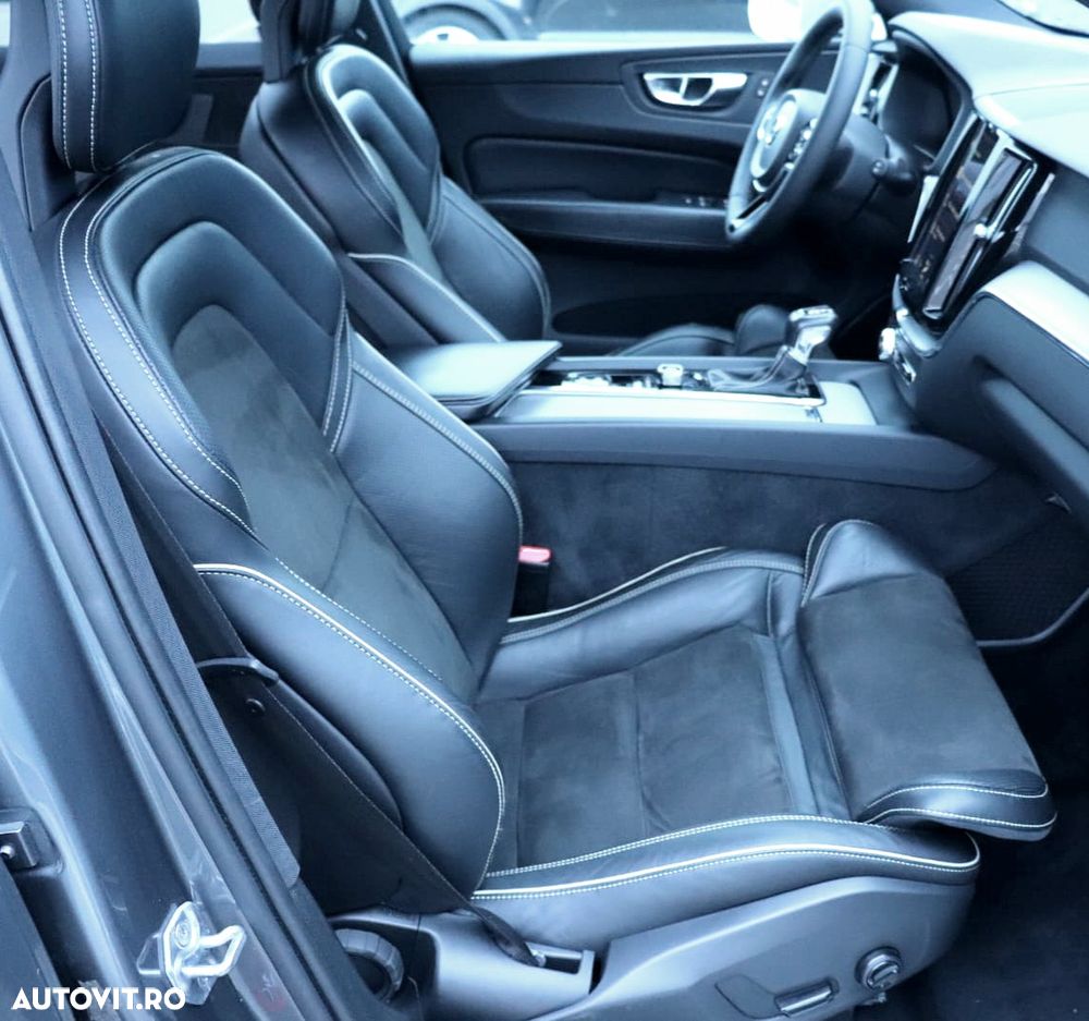 Volvo XC 60 D5 AWD Geartronic RDesign - 16