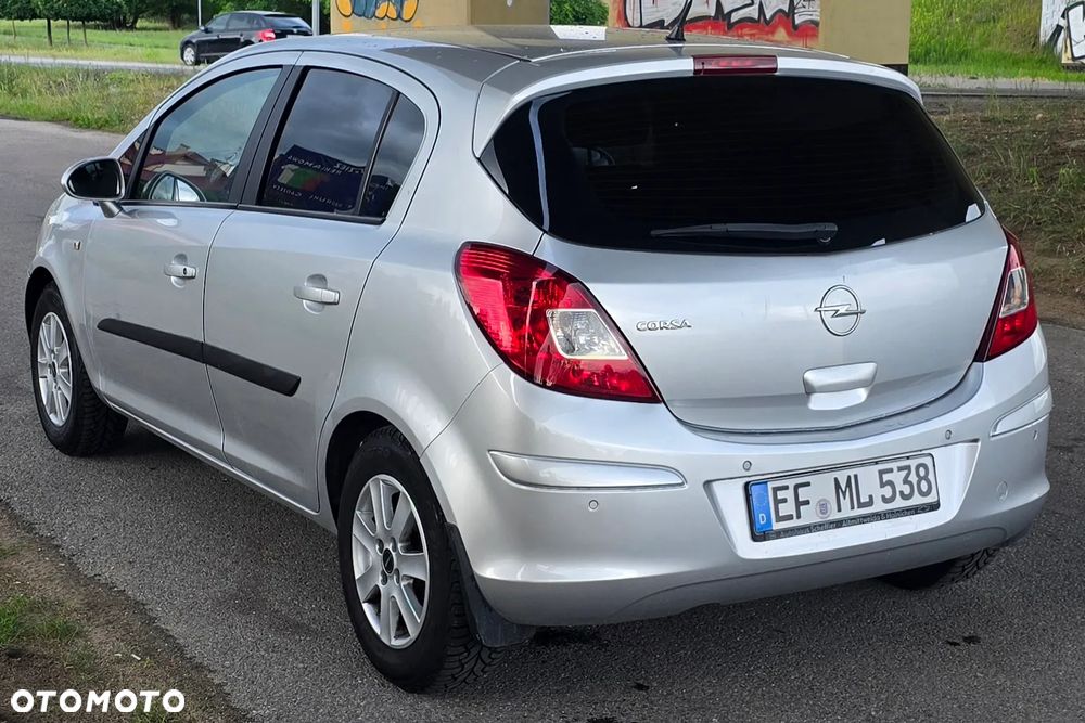 Opel Corsa 1.4 16V Cosmo - 6