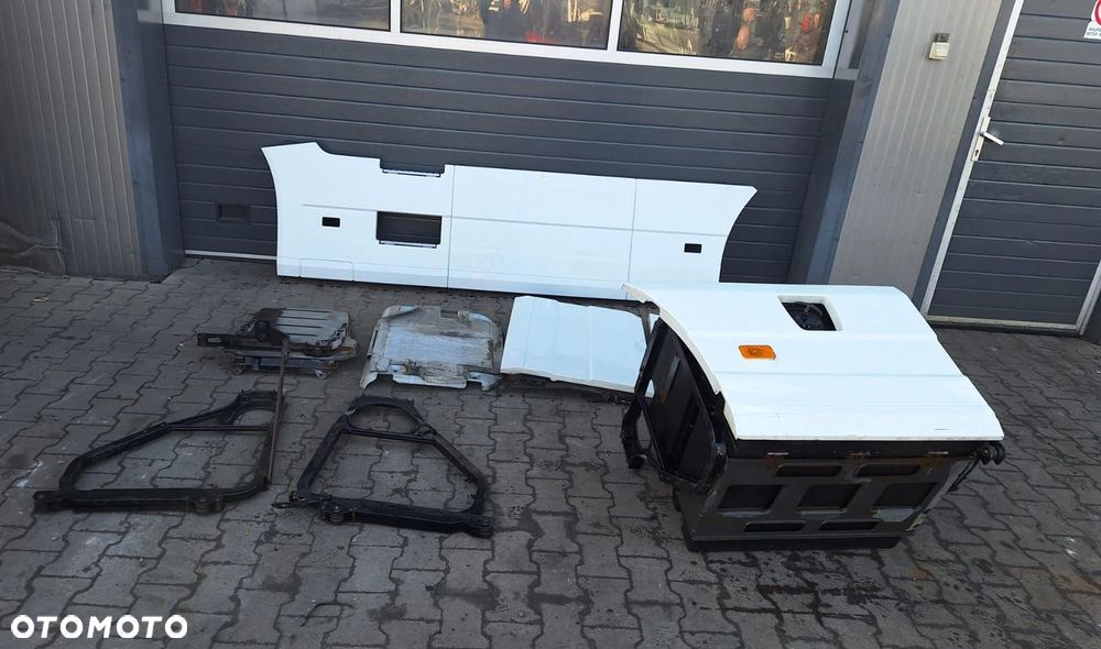 VOLVO FH4 SPOILERY OSŁONY MIĘDZYOSIOWE ORYGINAŁ - 1