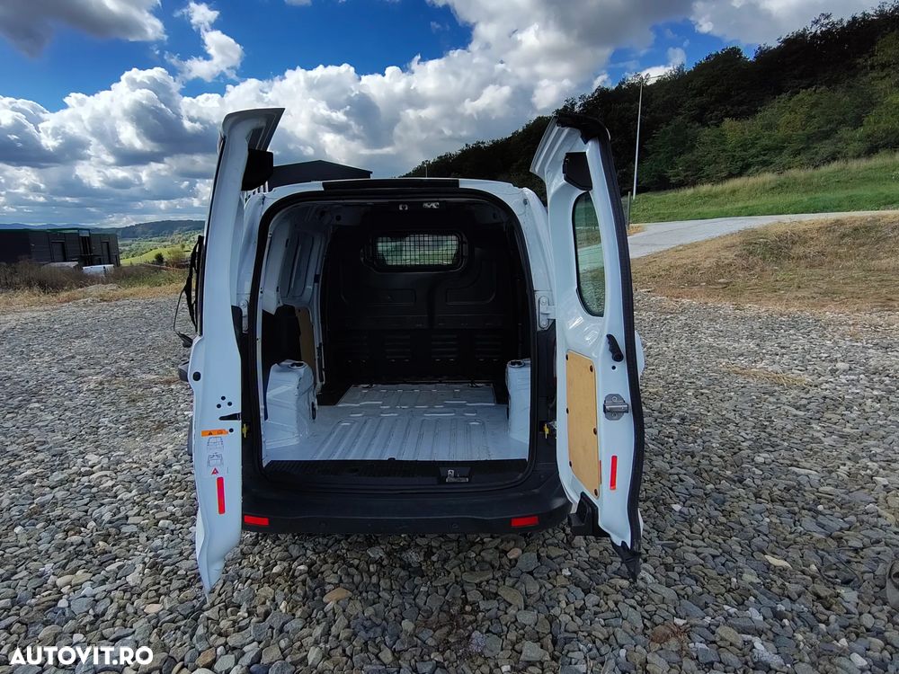 Ford Courier - 8