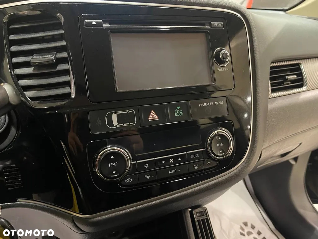 Mitsubishi Outlander 2.2 DI-D 4WD Diamant Edition - 29
