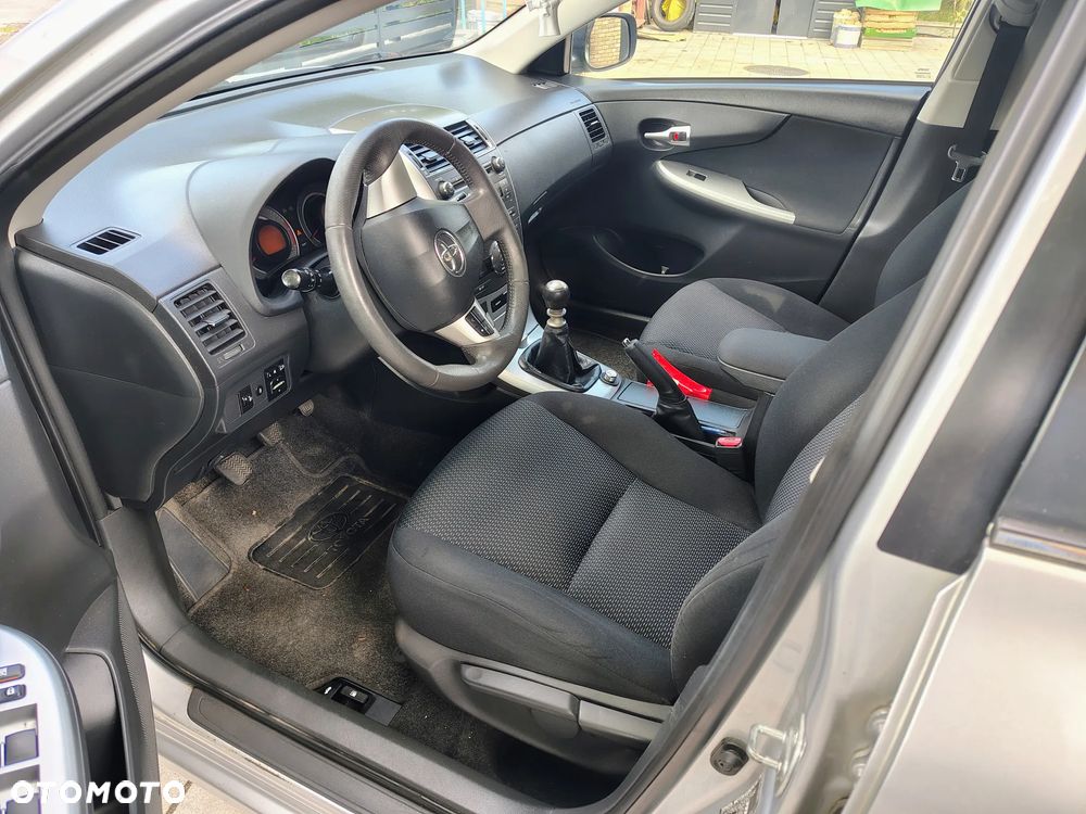 Toyota Corolla - 6