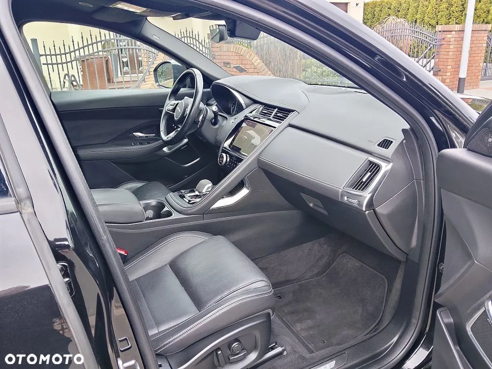 Jaguar E-Pace 1.5 P300e PHEV AWD R-Dynamic Black - 19