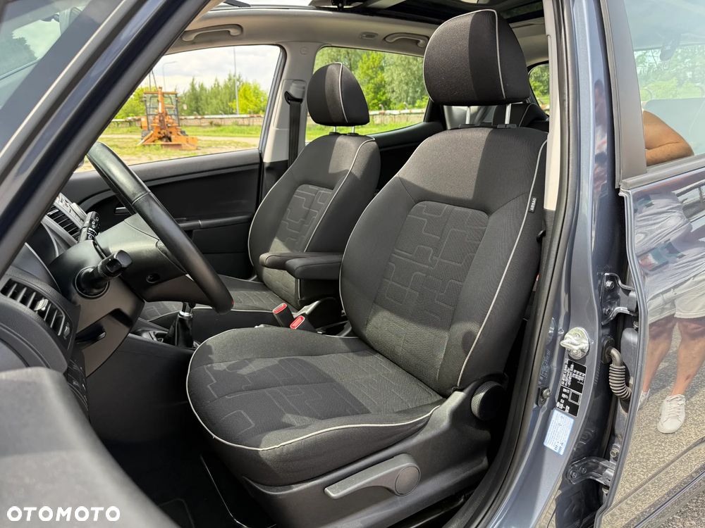 Kia Venga 2015 photo 4