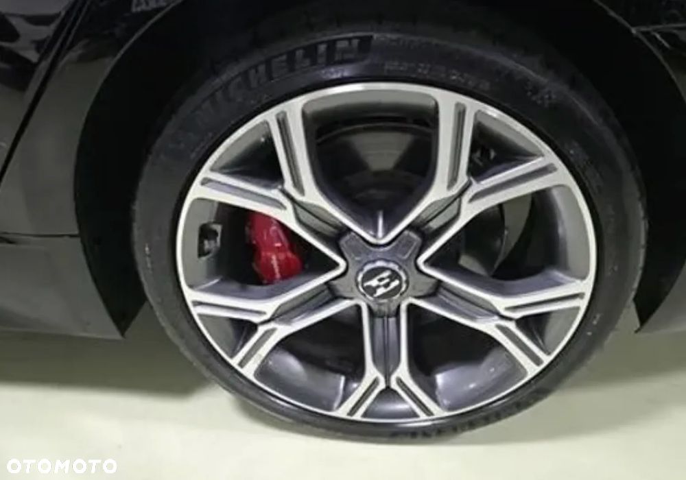 Kia Stinger - 27