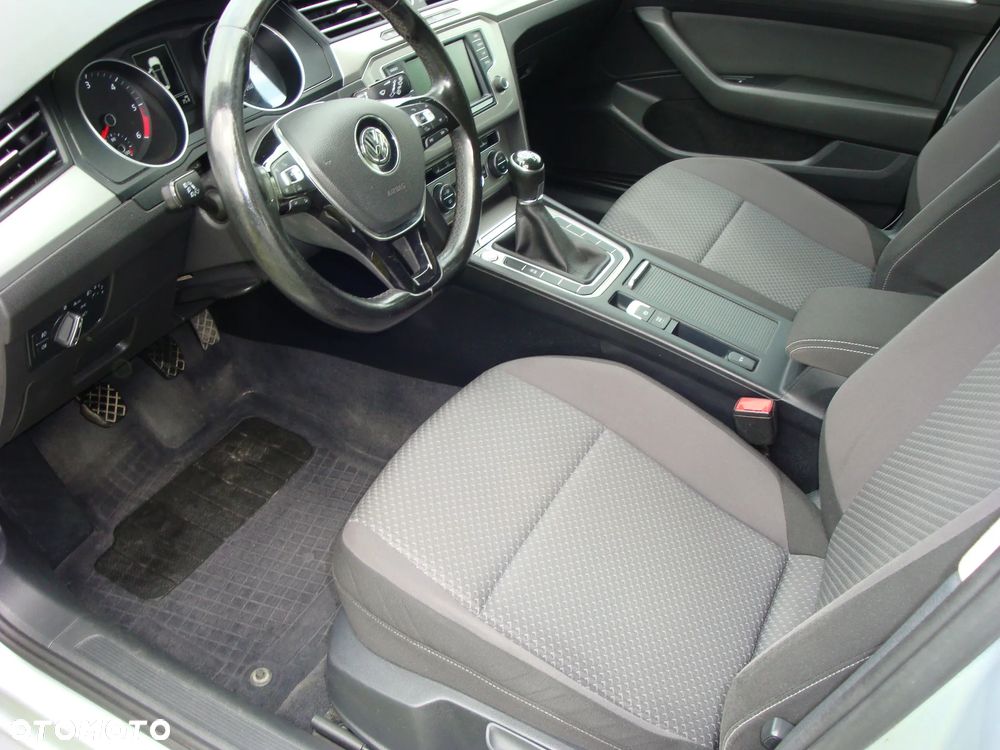 Volkswagen Passat 2.0 TDI BMT Trendline - 9