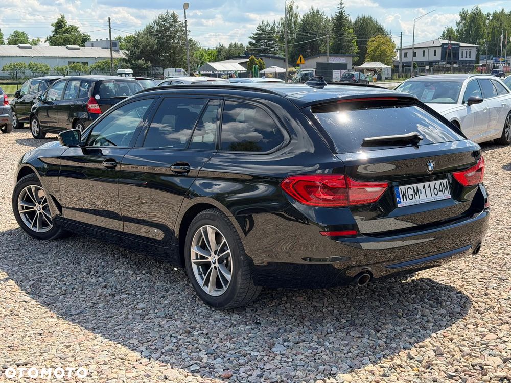 BMW Seria 5 520d Sport Line - 17