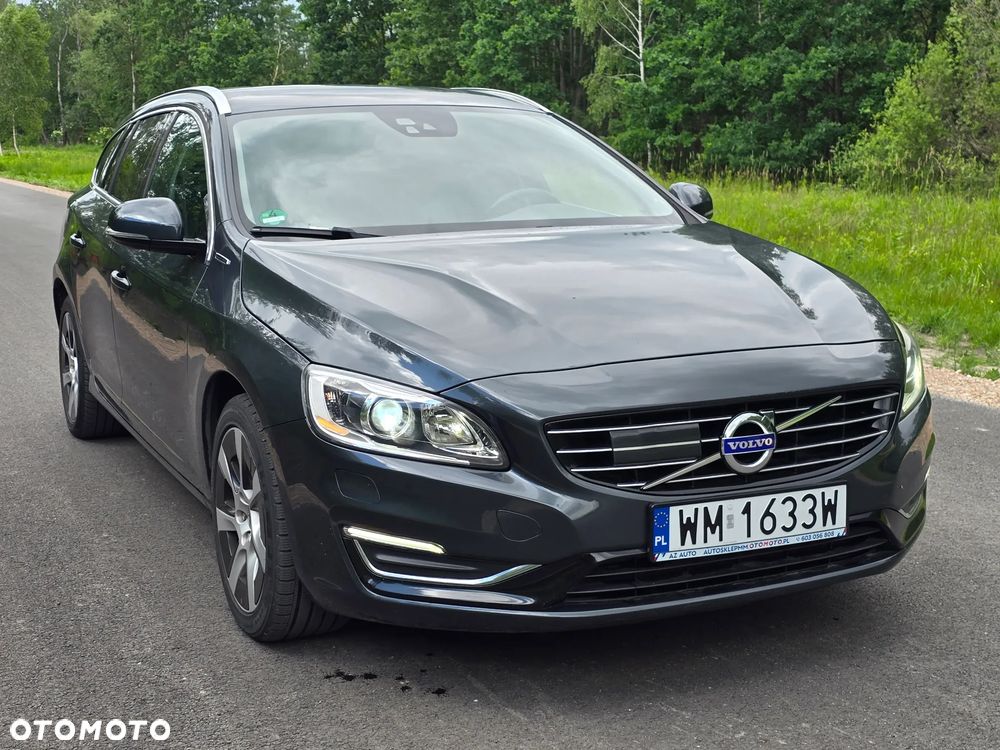 Volvo V60 D6 AWD Plug-in Hybrid Summum - 22