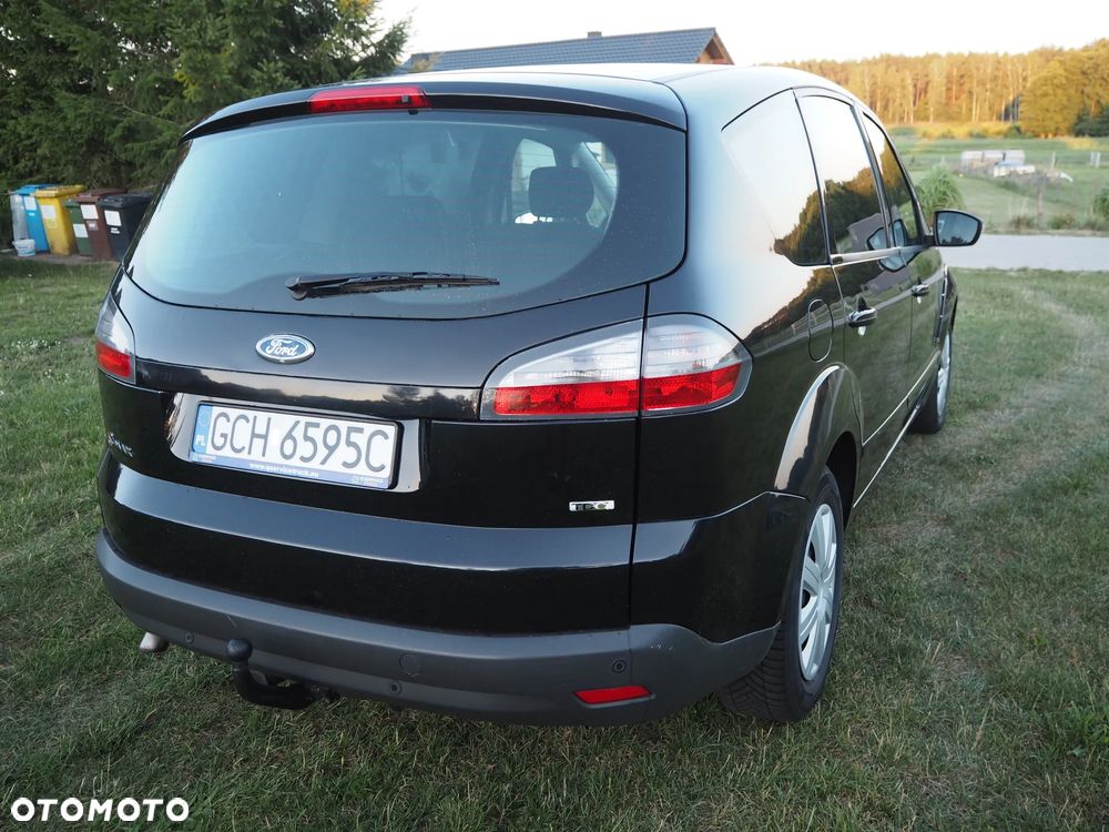 Ford S-Max - 13