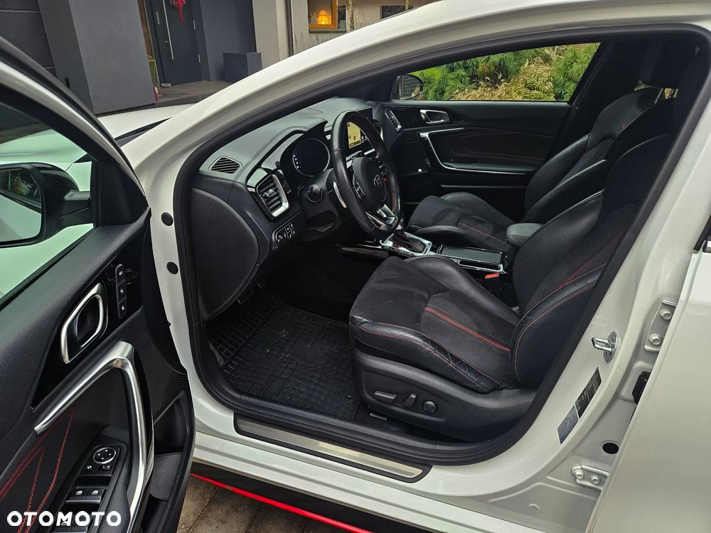 Kia ProCeed 1.6 T-GDI GT DCT - 21