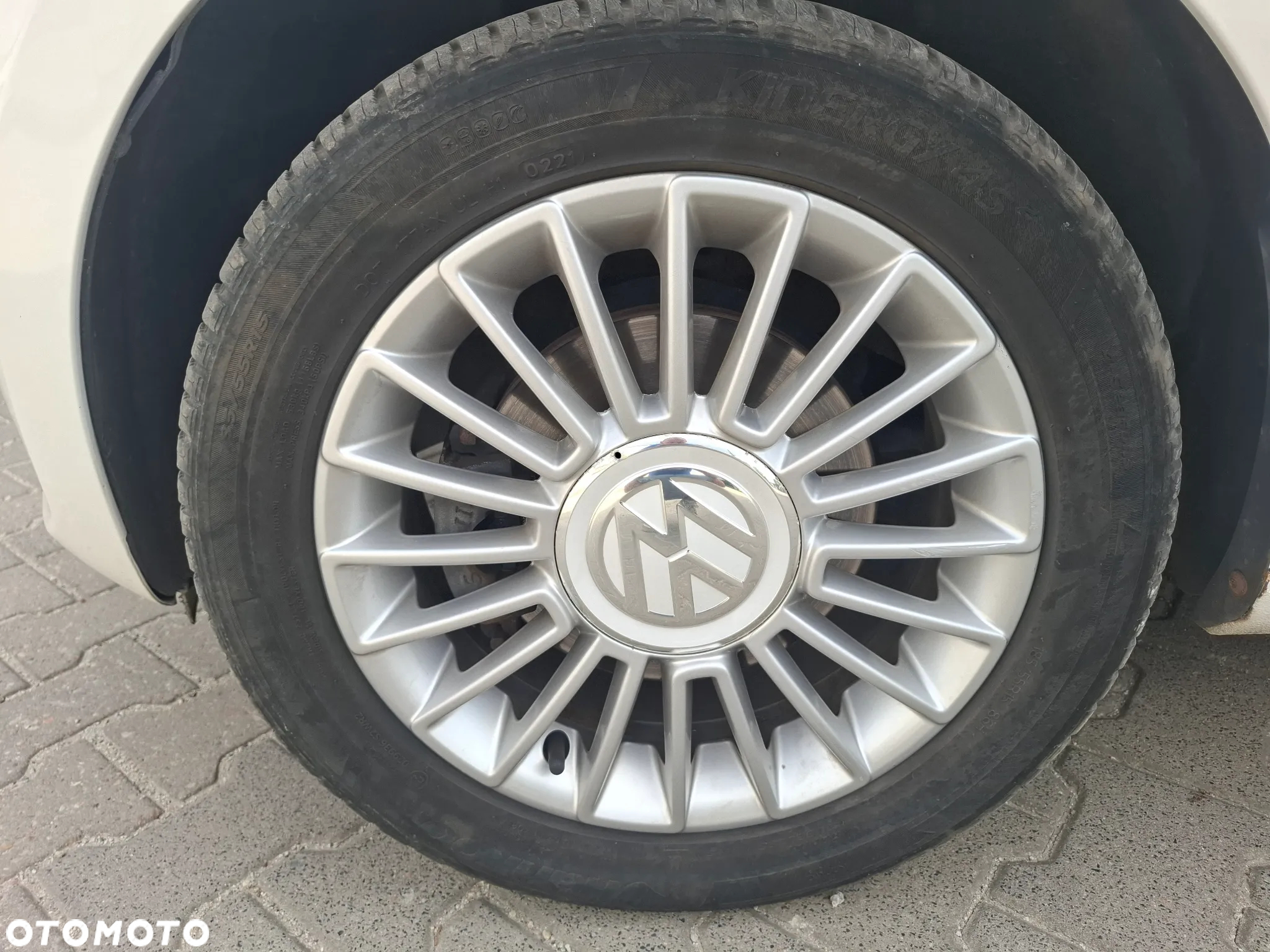 Volkswagen up! 1.0 high EU6 - 10