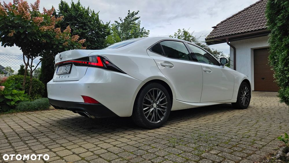 Lexus IS 200t Elegance - 2