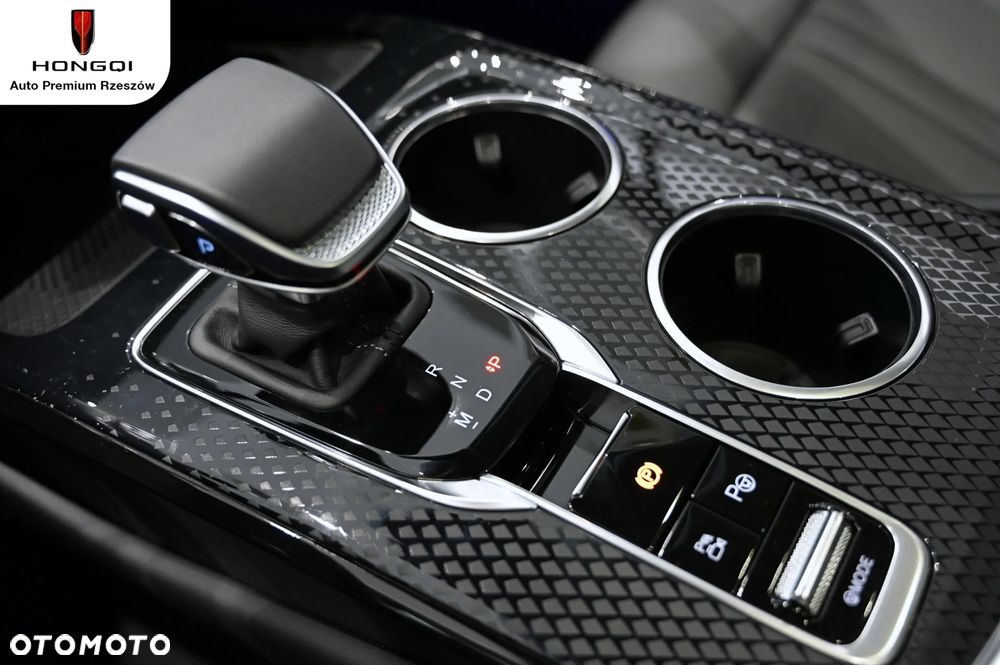 Hongqi HS3 - 8