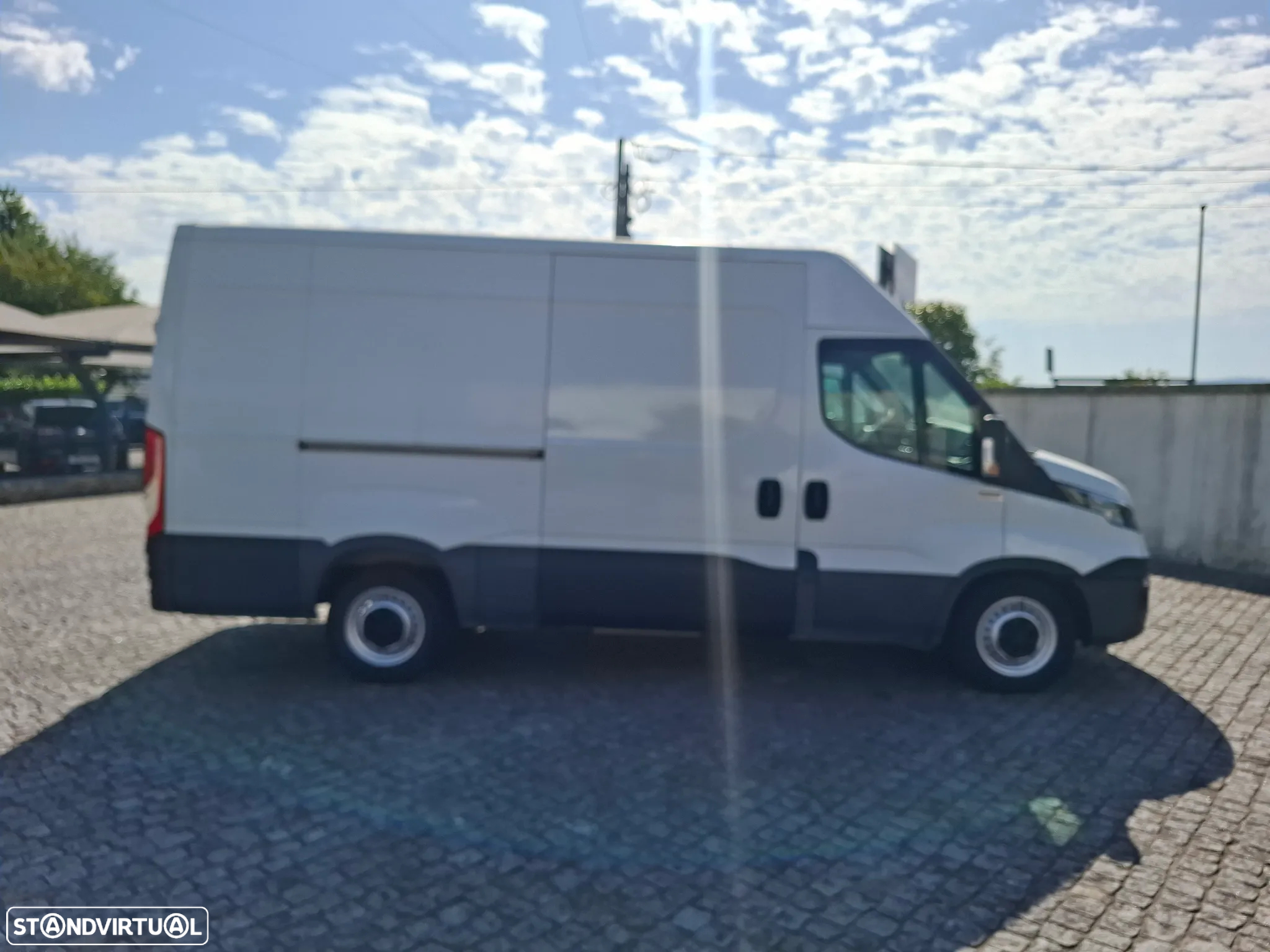 Iveco DAILY 2.3CDTI 35/20 9m3 ISOTÉRMICO C/MOTOR FRIO - 14