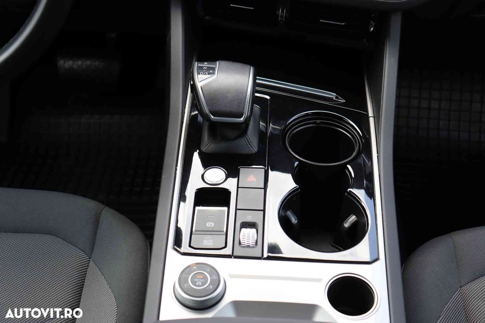 Volkswagen Touareg - 13