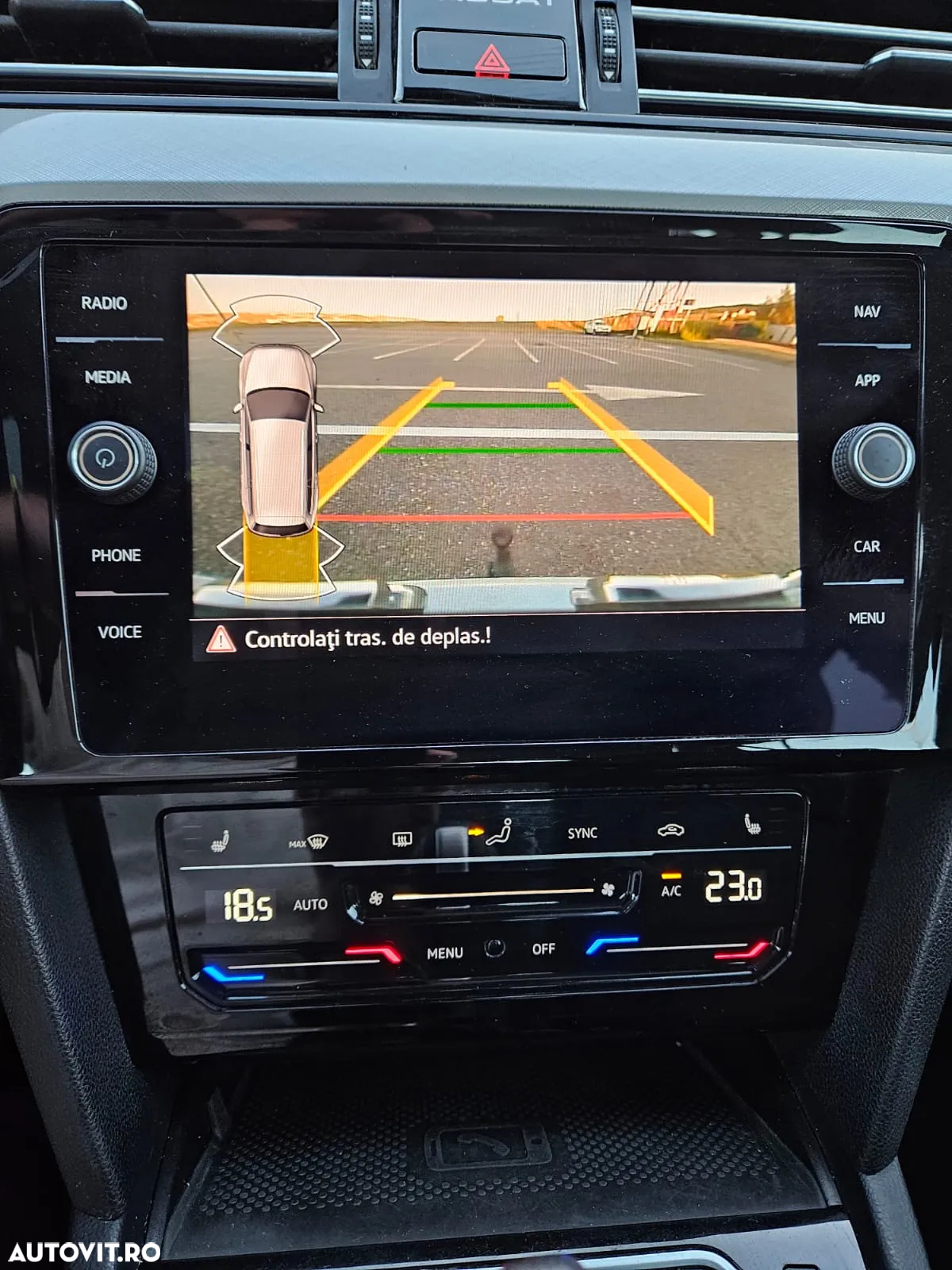 Volkswagen Passat Variant 2.0 TDI DSG Comfortline - 18