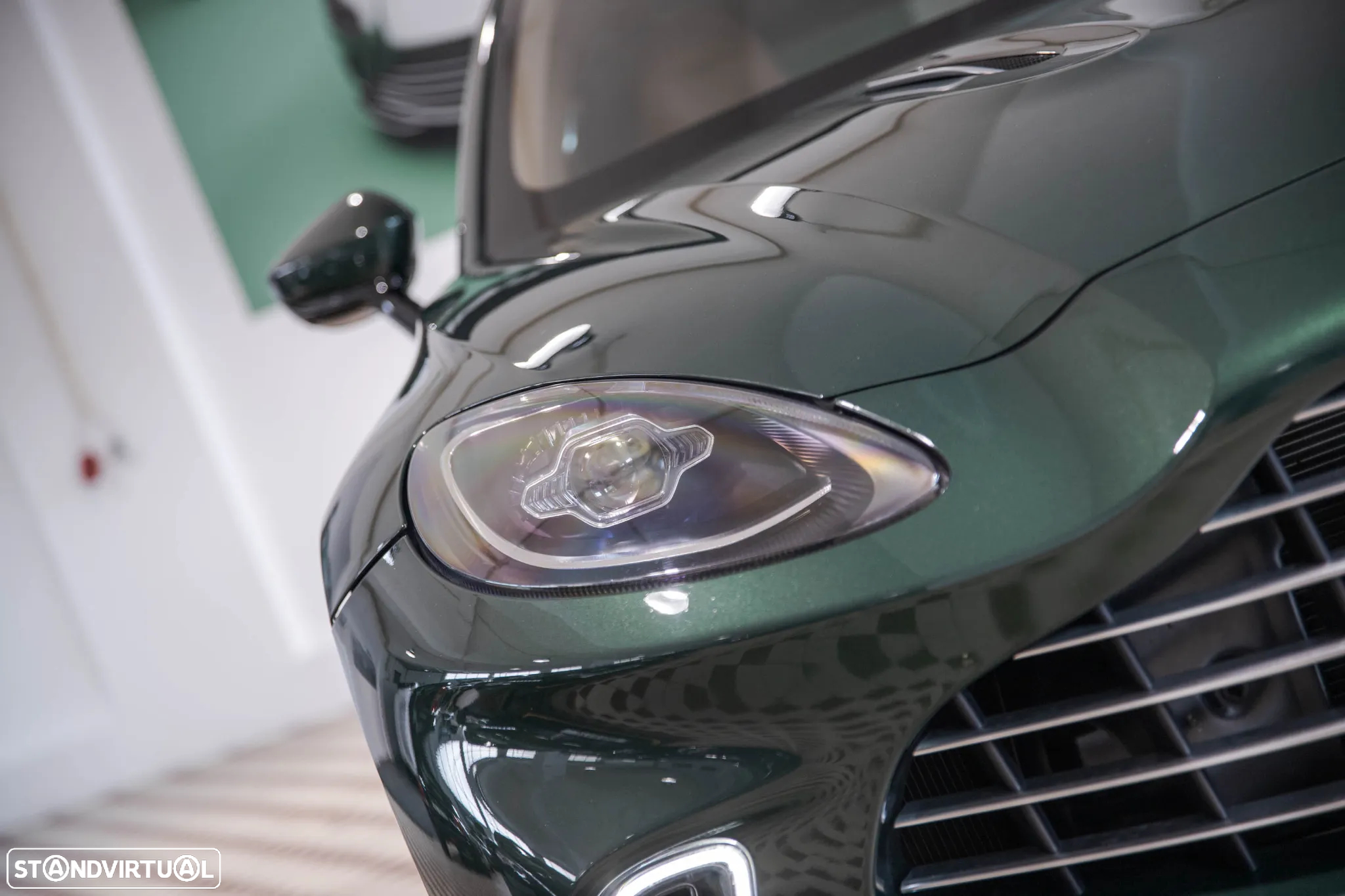 Aston Martin DBX Standard - 13