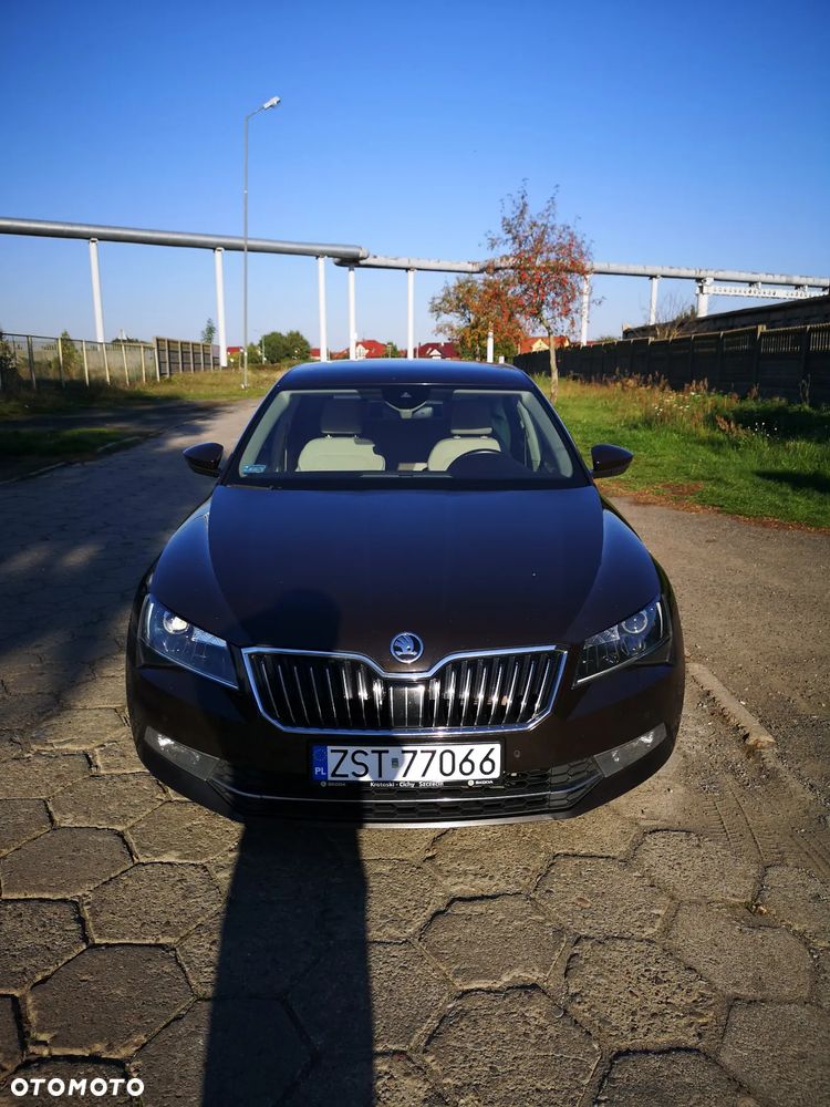 Skoda Superb 2.0 TDI DSG Premium Edition - 13