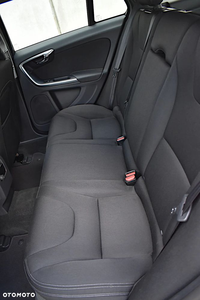 Volvo V60 DRIVe - 8