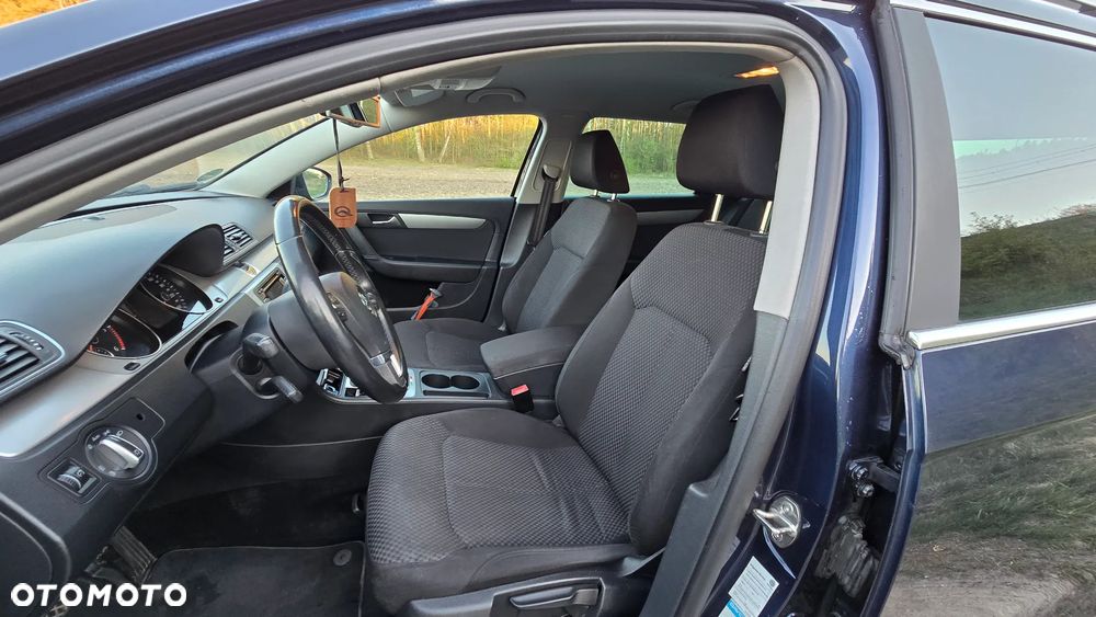 Volkswagen Passat 1.6 TDI BlueMotion - 14